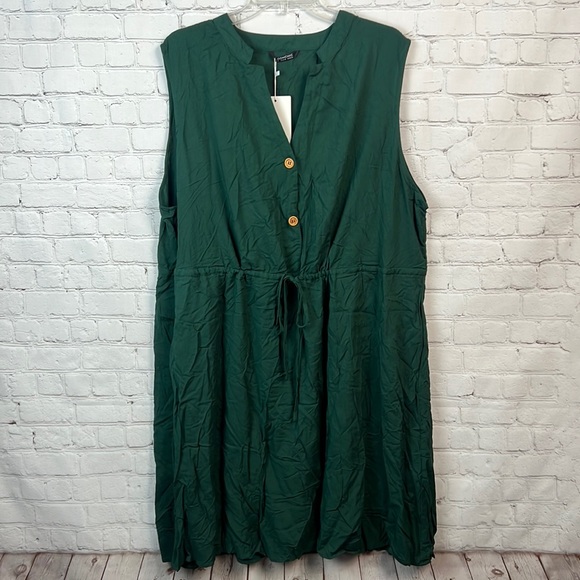 BloomChic Green Sleeveless Button Front Tie Waist Dress Plus Size 12 & 22/24 3X - Picture 2 of 6